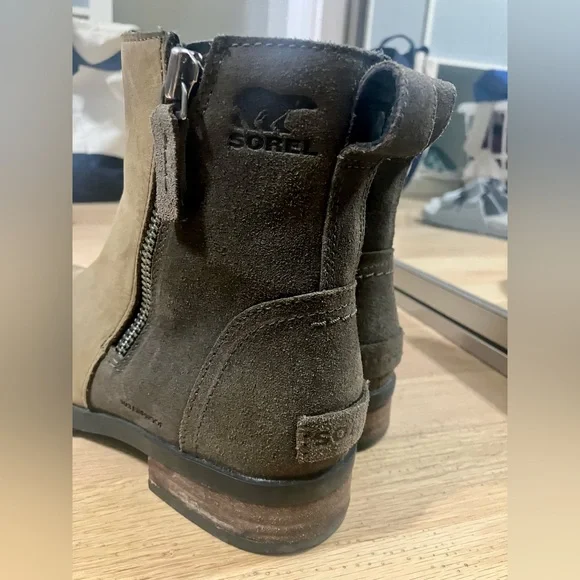 Sorel Emelia Zip Ankle Boots - Picture 2 of 11